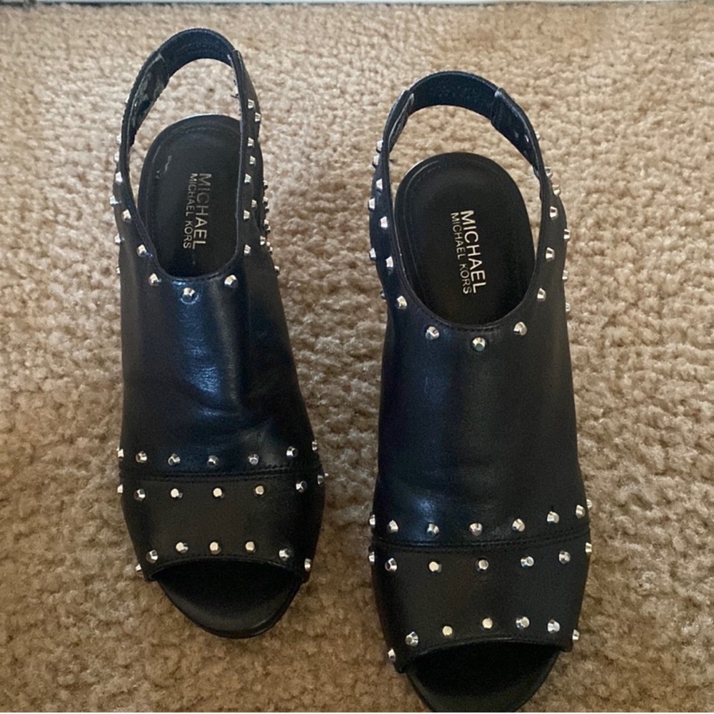 NWT Michael Kors Black Leather Studded Block Heels - Picture 4 of 14